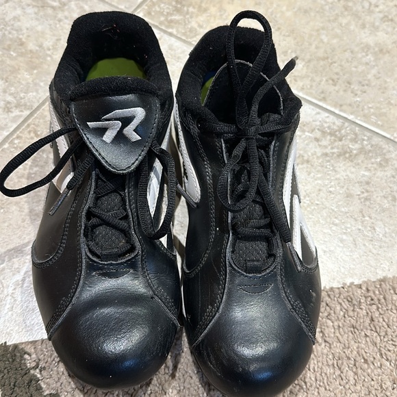 🥎Ringor Molded Cleats - Picture 2 of 6